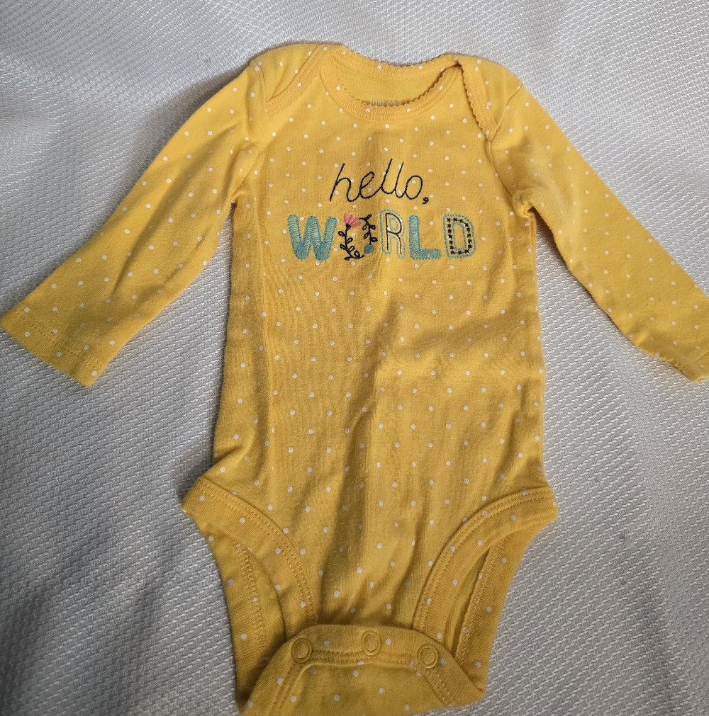 🚨3/30% OFF🚨 Carter's Long Sleeve Onesie
